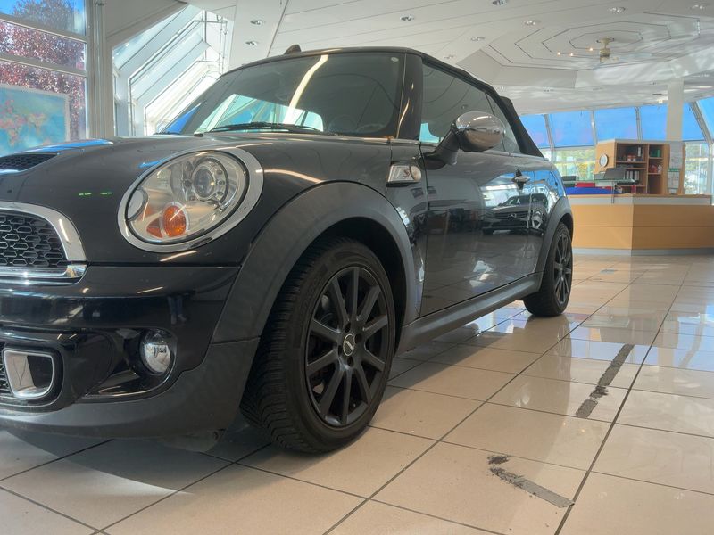 MINI Cabrio Cooper S — zdjęcie 2