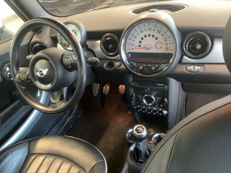MINI Cabrio Cooper S — zdjęcie 12