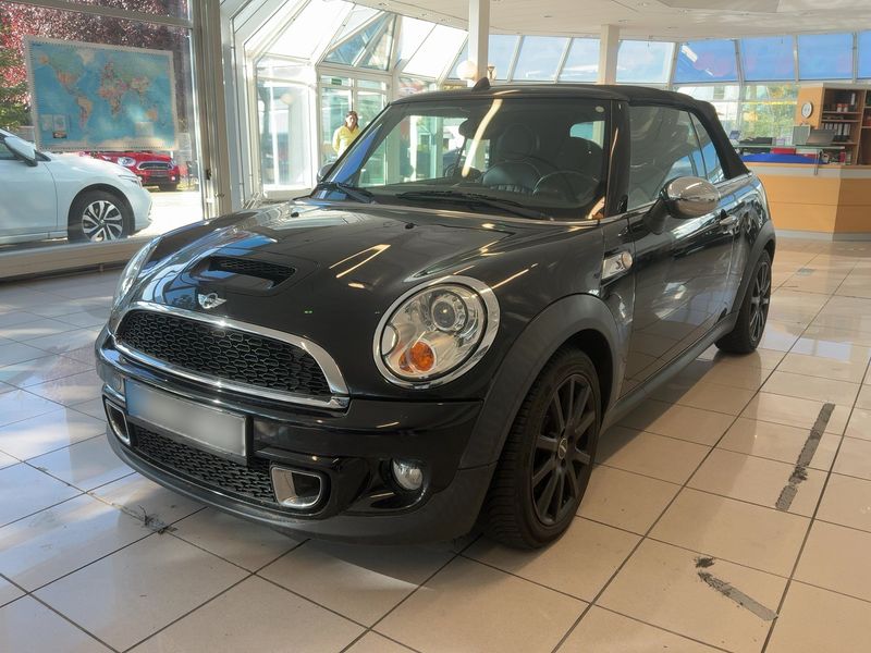 MINI Cabrio Cooper S — zdjęcie 1