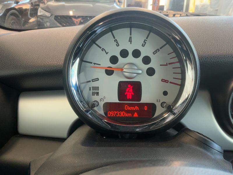 MINI Cabrio Cooper S — zdjęcie 13