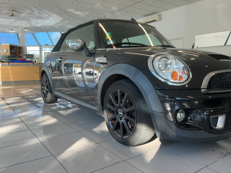 MINI Cabrio Cooper S — zdjęcie 8