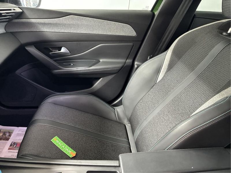 Peugeot 308 1.2 PureTech Allure — zdjęcie 17