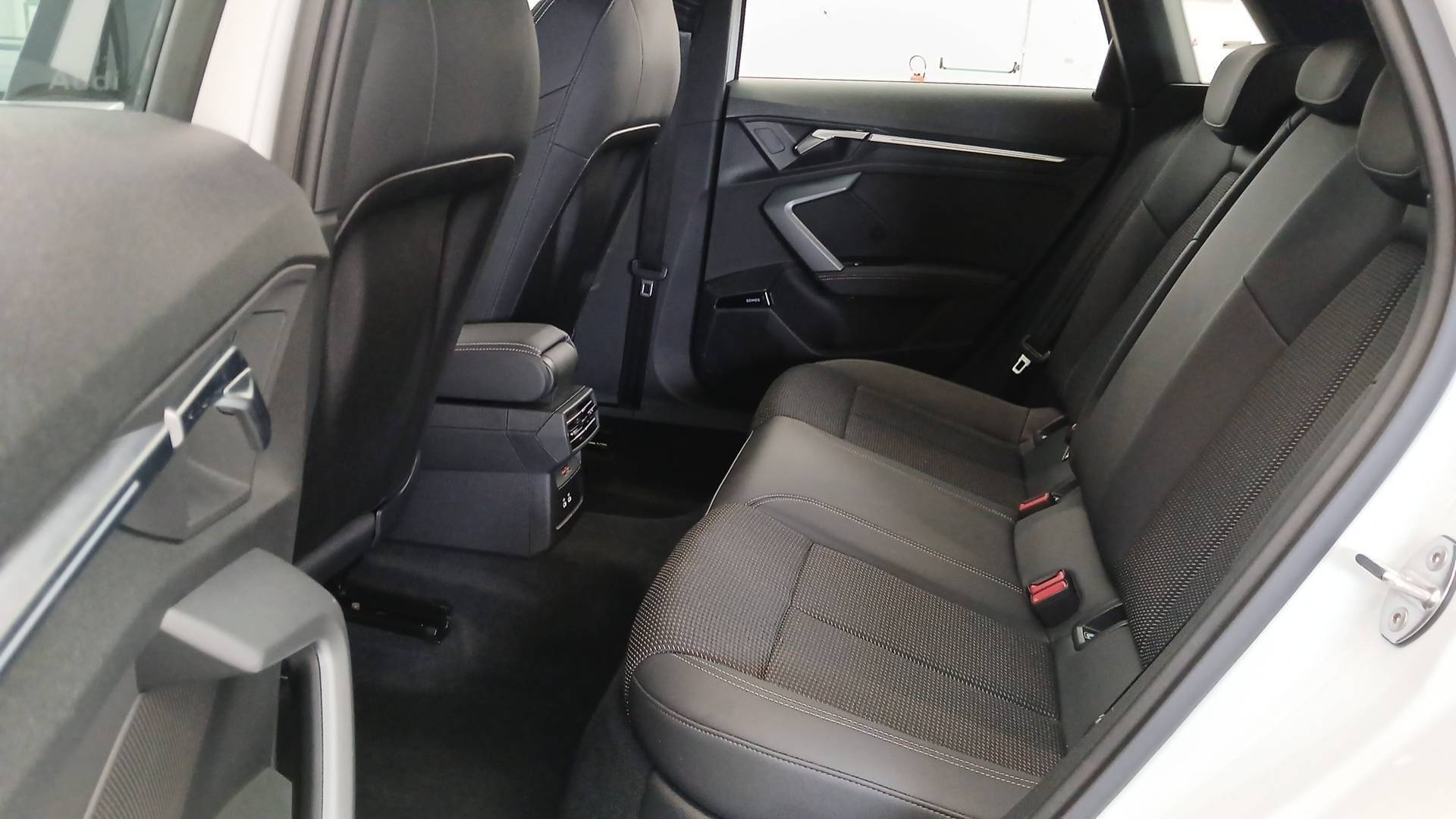 Audi A3 Sportback 35 TDI S line — zdjęcie 11