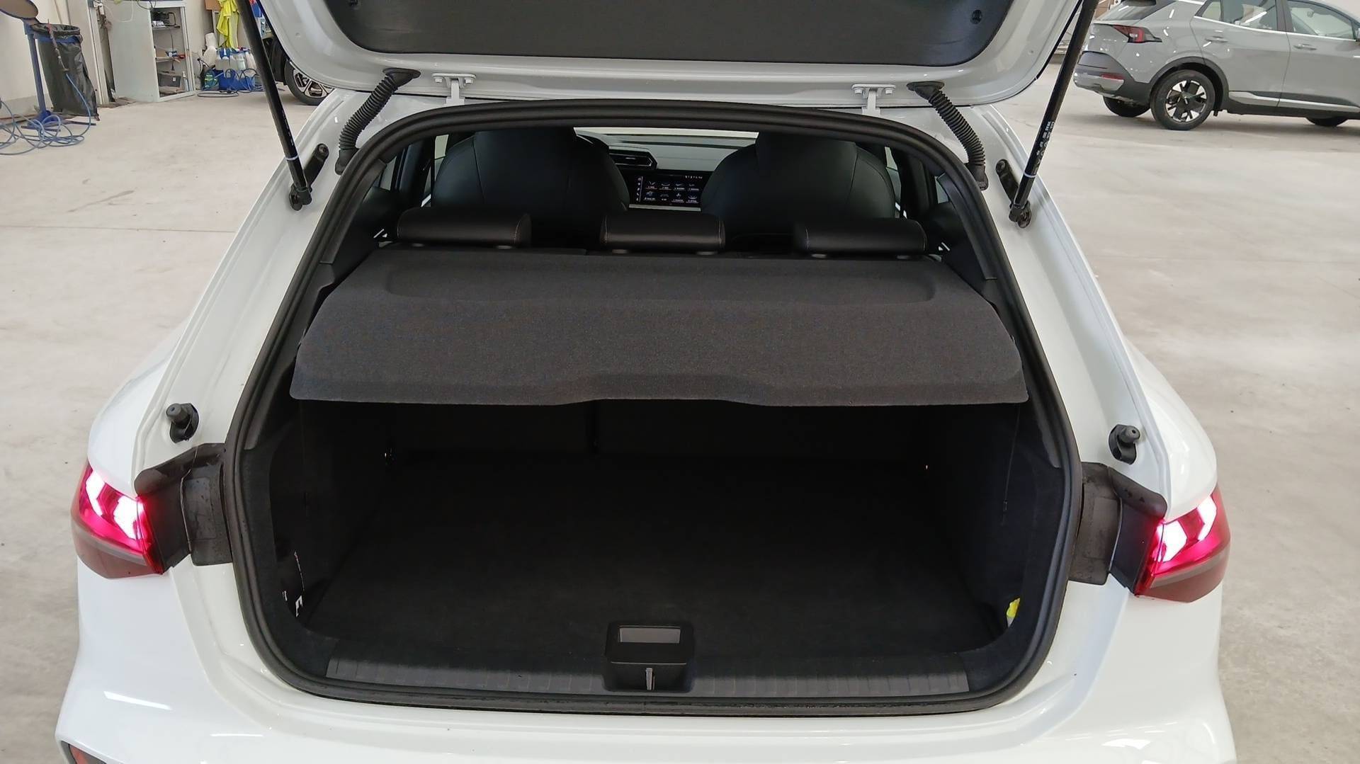 Audi A3 Sportback 35 TDI S line — zdjęcie 7