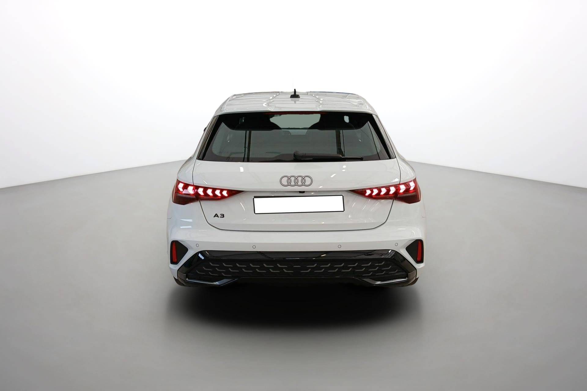 Audi A3 Sportback 35 TDI S line — zdjęcie 3