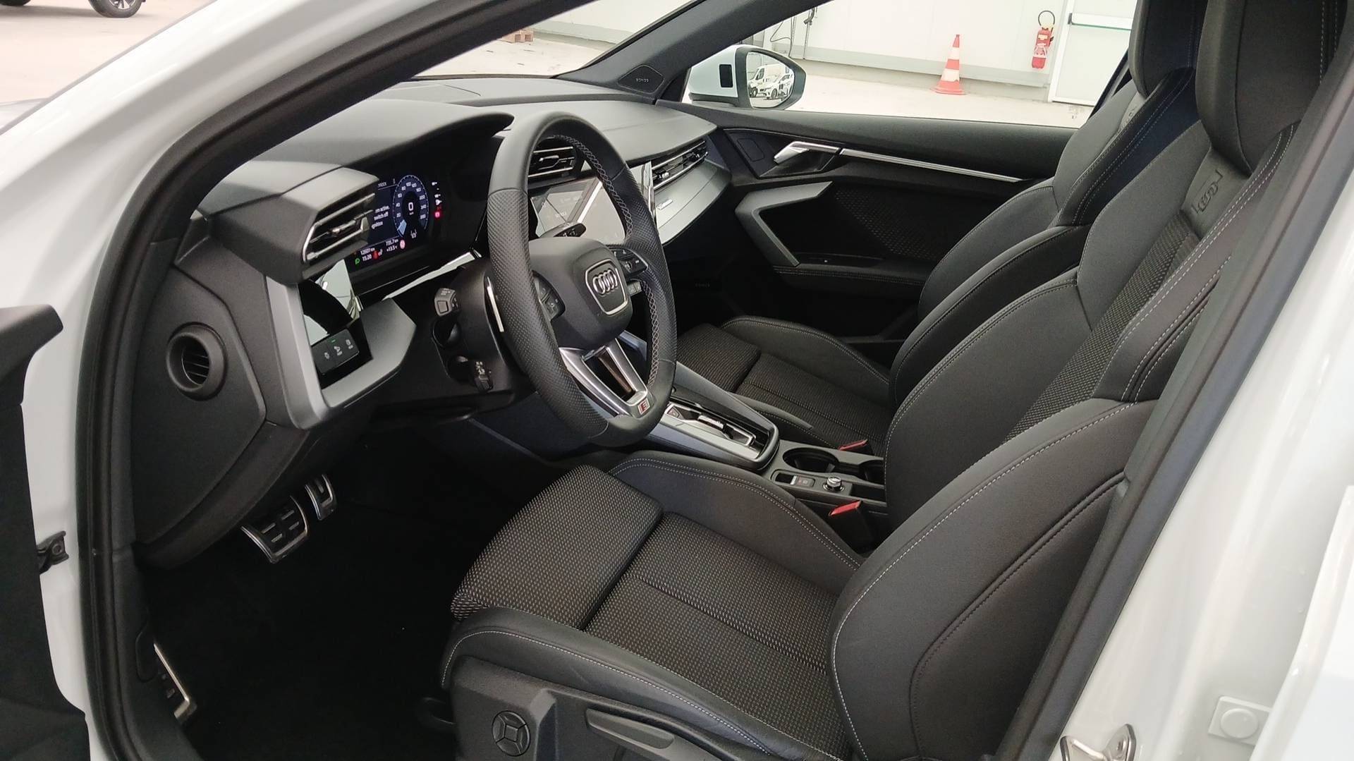 Audi A3 Sportback 35 TDI S line — zdjęcie 8