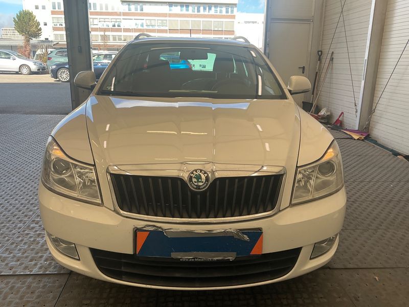 Skoda Octavia 1.4 TSI Ambition — zdjęcie 1