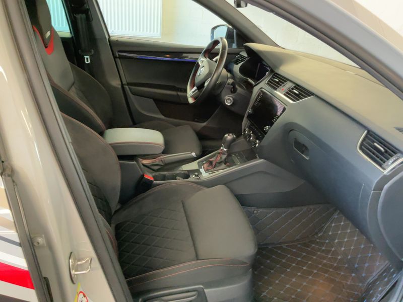 Skoda Octavia 2.0 TSI RS 245 — zdjęcie 11