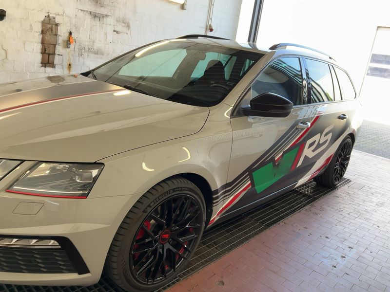 Skoda Octavia 2.0 TSI RS 245 — zdjęcie 2