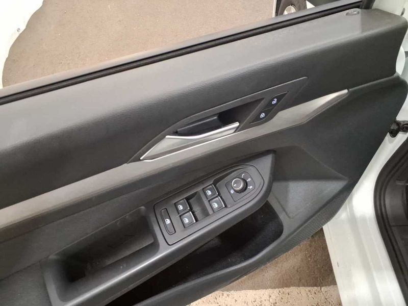 Volkswagen Golf VIII 2.0 TDI Life — zdjęcie 23