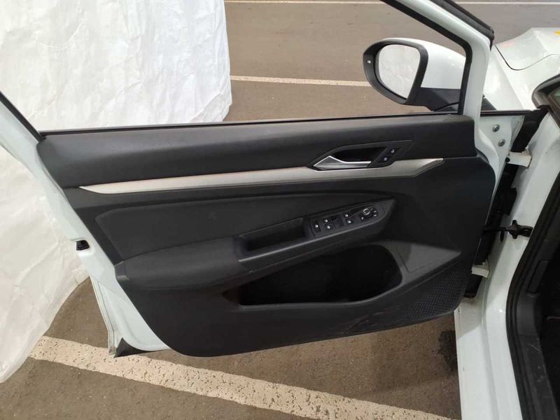 Volkswagen Golf VIII 2.0 TDI Life — zdjęcie 22