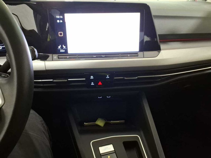 Volkswagen Golf VIII 2.0 TDI Life — zdjęcie 28