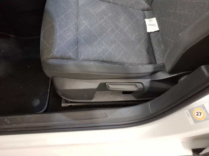 Volkswagen Golf VIII 2.0 TDI Life — zdjęcie 24