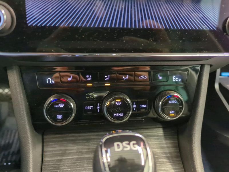 Skoda Superb 1.4 Plug-in Hybrid Style iV — zdjęcie 19