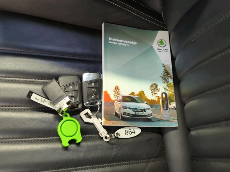 Skoda Superb 1.4 Plug-in Hybrid Style iV — zdjęcie 9