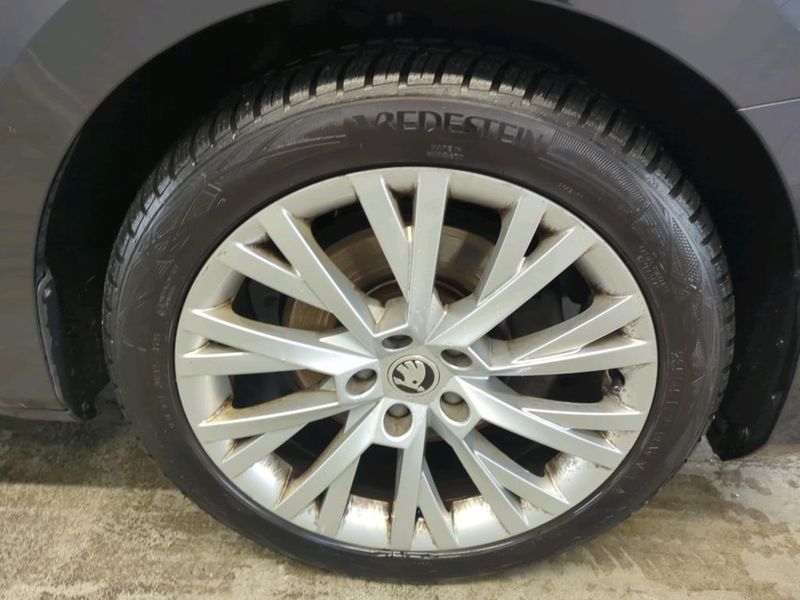 Skoda Superb 1.4 Plug-in Hybrid Style iV — zdjęcie 13