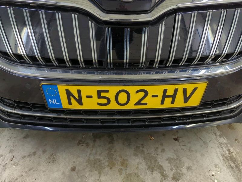 Skoda Superb 1.4 Plug-in Hybrid Style iV — zdjęcie 11