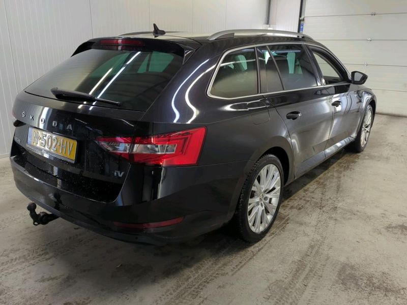 Skoda Superb 1.4 Plug-in Hybrid Style iV — zdjęcie 4