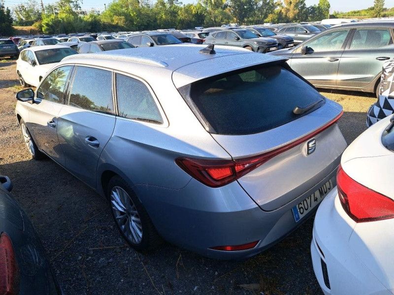 Seat Leon 1.5 eTSI ACT Xcellence Go — zdjęcie 3