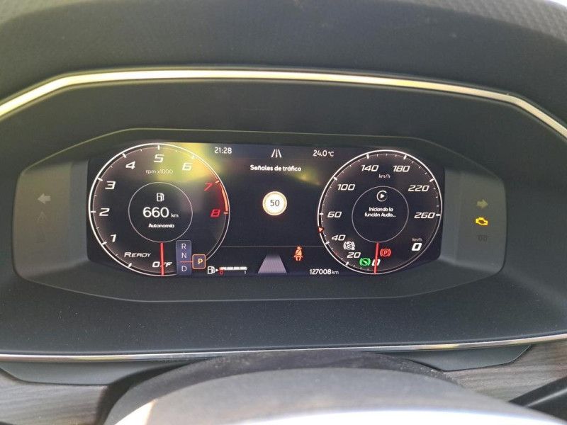 Seat Leon 1.5 eTSI ACT Xcellence Go — zdjęcie 6