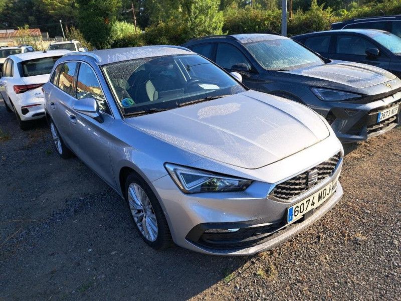 Seat Leon 1.5 eTSI ACT Xcellence Go — zdjęcie 2