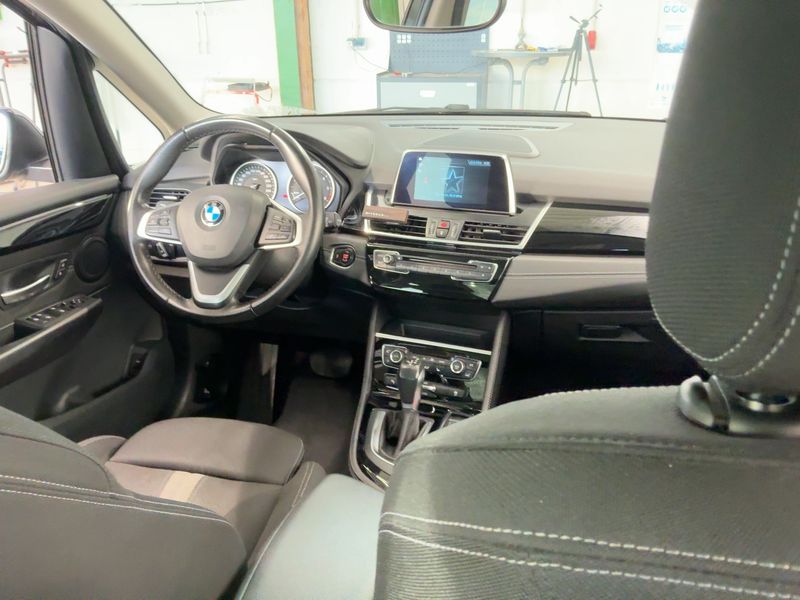 BMW 2er 218d Active Tourer Sport Line — zdjęcie 12
