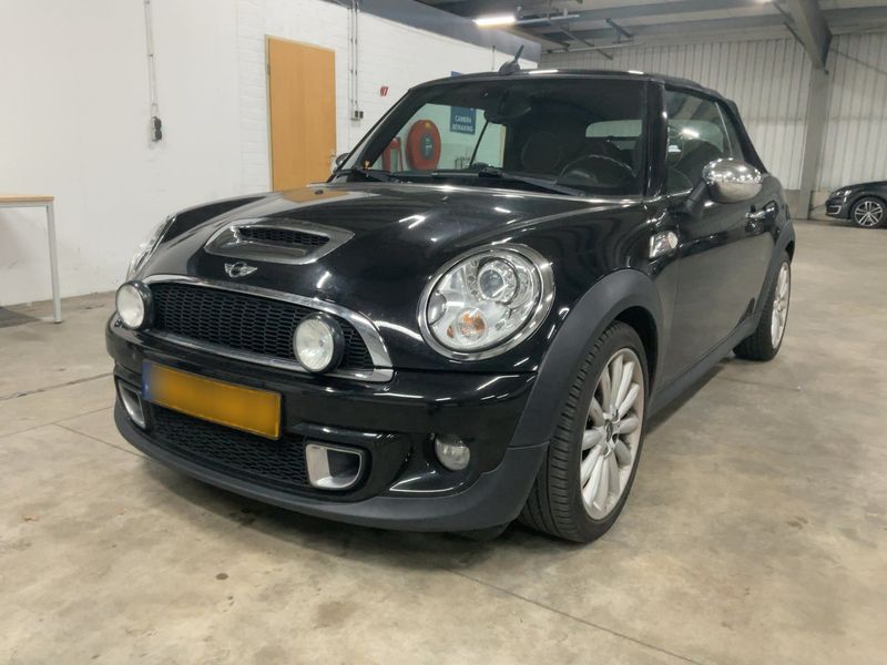 MINI Cabrio Cooper S — zdjęcie 1