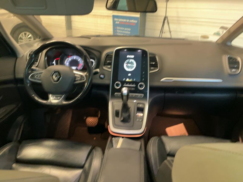 Renault Scenic 1.6 dCi Energy Initiale Paris — zdjęcie 12