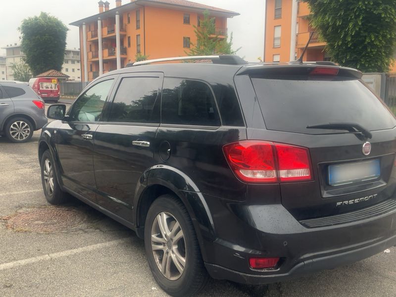 Fiat Freemont 2.0 Multijet Lounge 4WD — zdjęcie 3