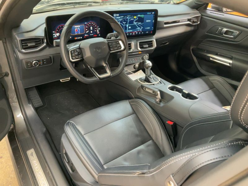 Ford Mustang 5.0 Ti-VCT V8 GT Fastback — zdjęcie 12