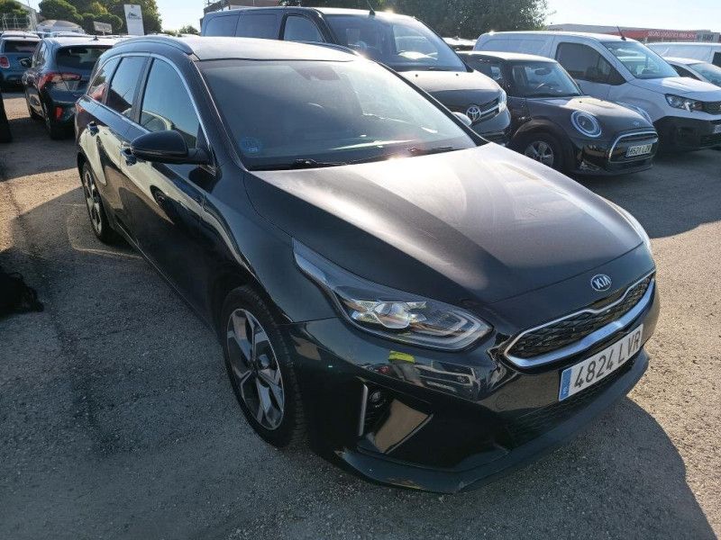 Kia cee'd 1.6 Plug-in Hybrid eTech — zdjęcie 2
