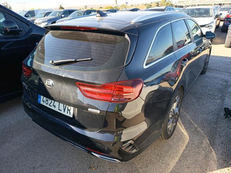 Kia cee'd 1.6 Plug-in Hybrid eTech — zdjęcie 4