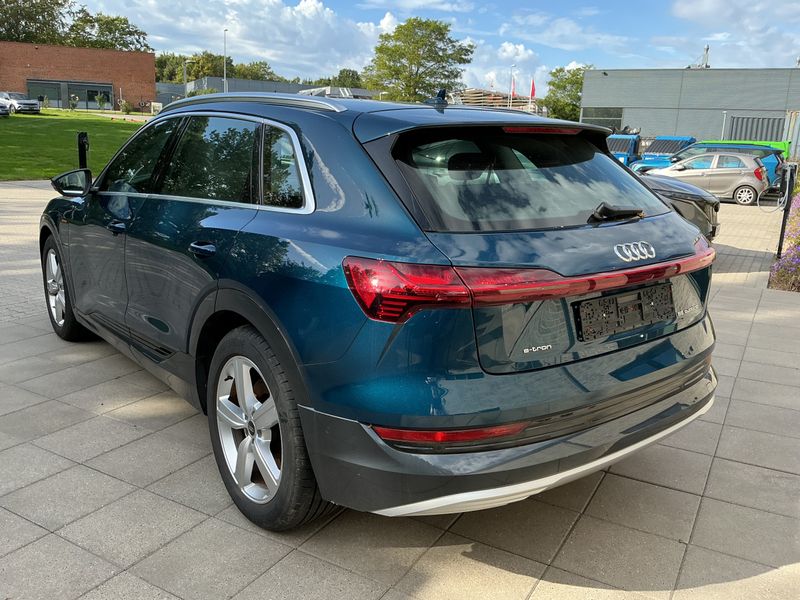 Audi e-tron 55 quattro Advanced — zdjęcie 2
