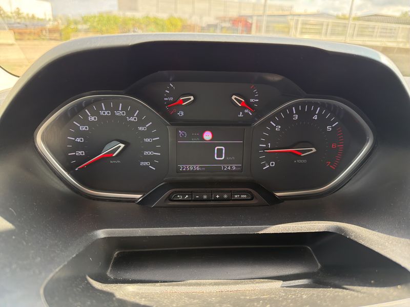 Peugeot Rifter 1.5 Blue-HDi Allure Pack L2 — zdjęcie 12