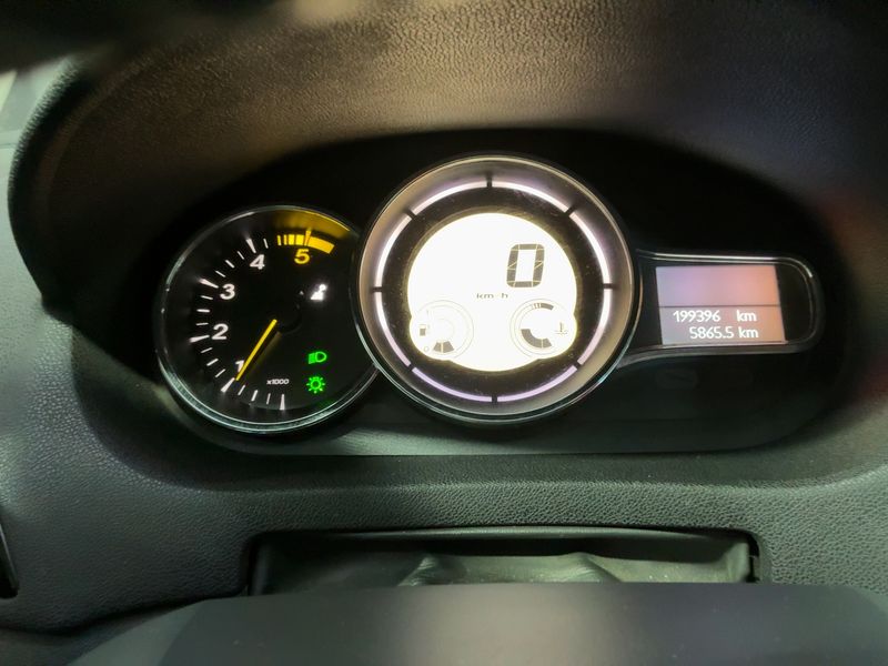 Renault Megane 1.9 dCi BOSE Edition — zdjęcie 13