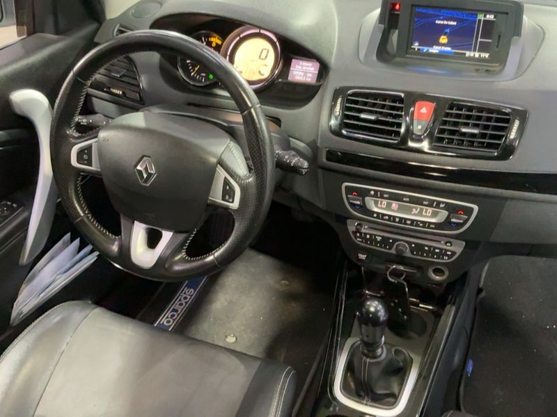 Renault Megane 1.9 dCi BOSE Edition — zdjęcie 12