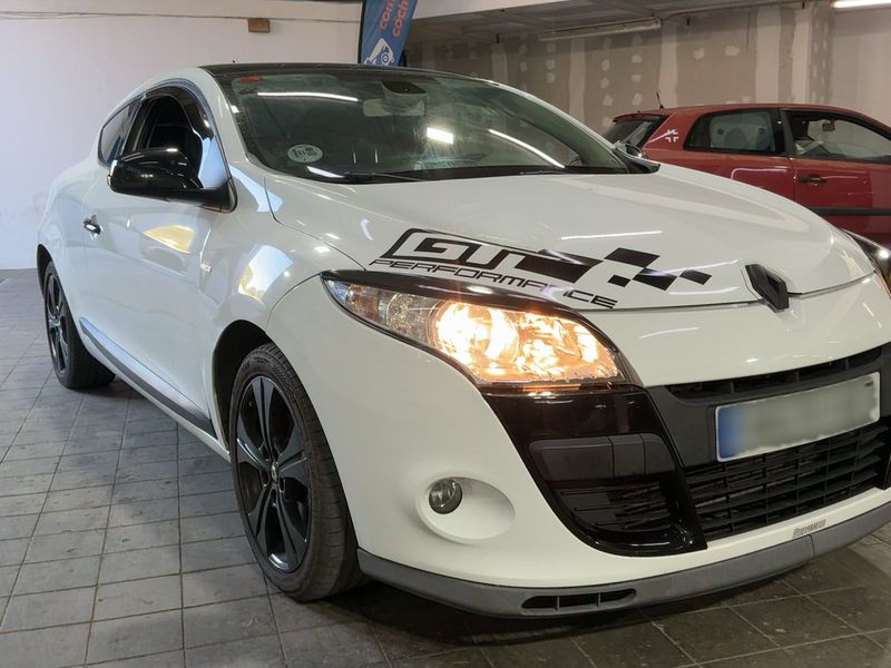 Renault Megane 1.9 dCi BOSE Edition — zdjęcie 8
