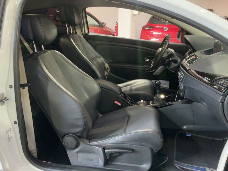 Renault Megane 1.9 dCi BOSE Edition — zdjęcie 11