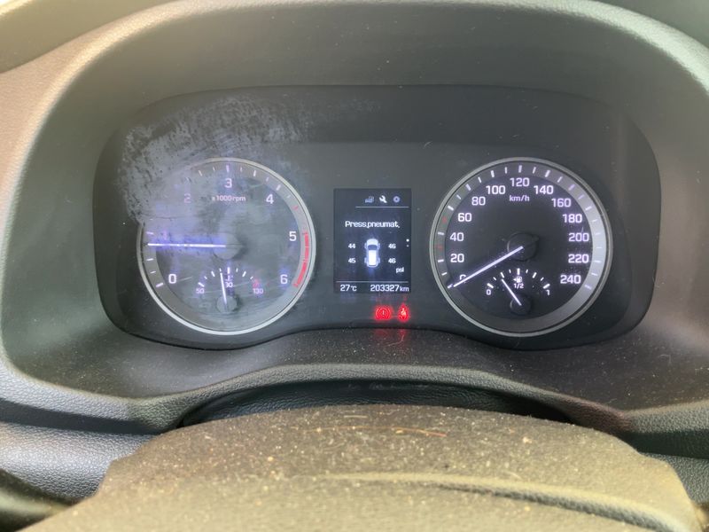 Hyundai Tucson 1.7 CRDi Classic blue 2WD — zdjęcie 13