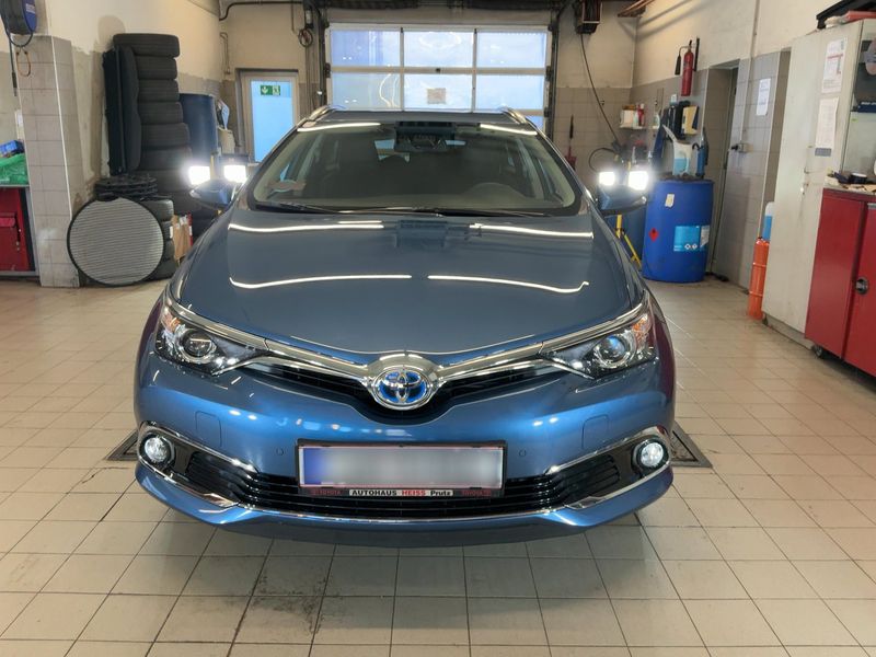 Toyota Auris Touring Sports 1.8 Hybrid Executive — zdjęcie 9