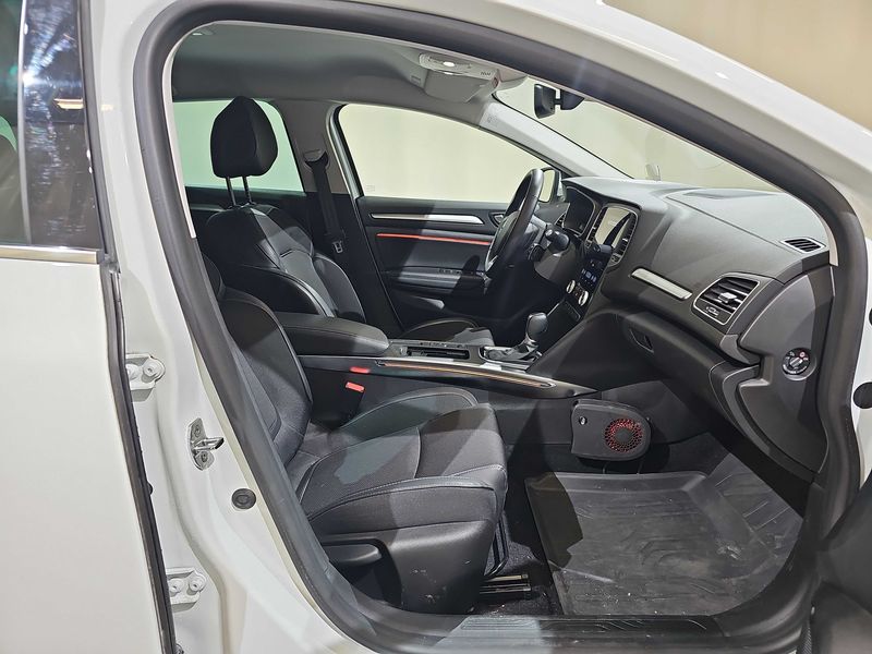 Renault Megane 1.5 BLUE dCi Intens — zdjęcie 10