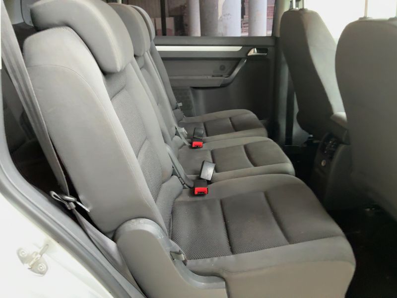 Volkswagen Touran 1.6 TDI Edition — zdjęcie 14
