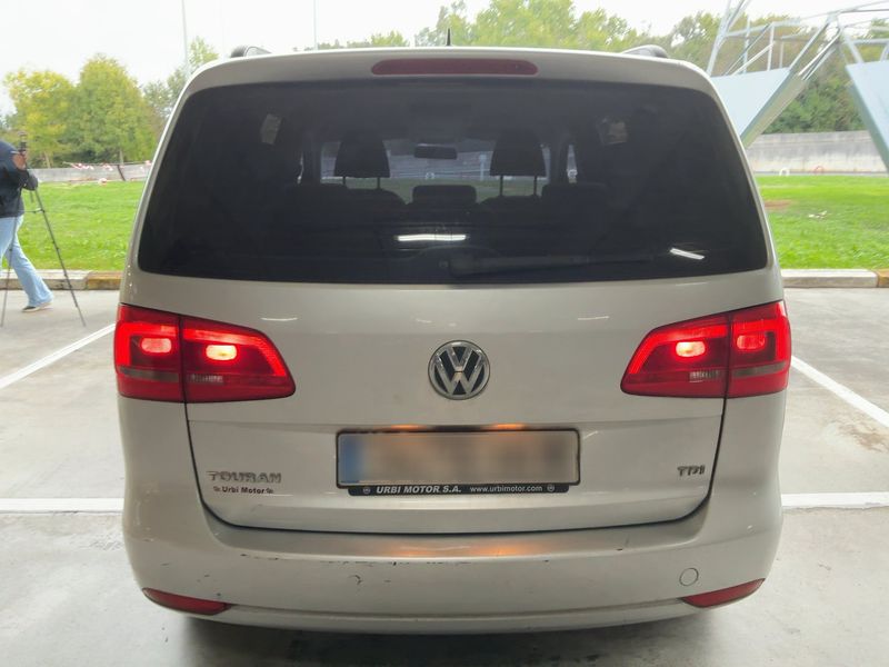 Volkswagen Touran 1.6 TDI Edition — zdjęcie 5