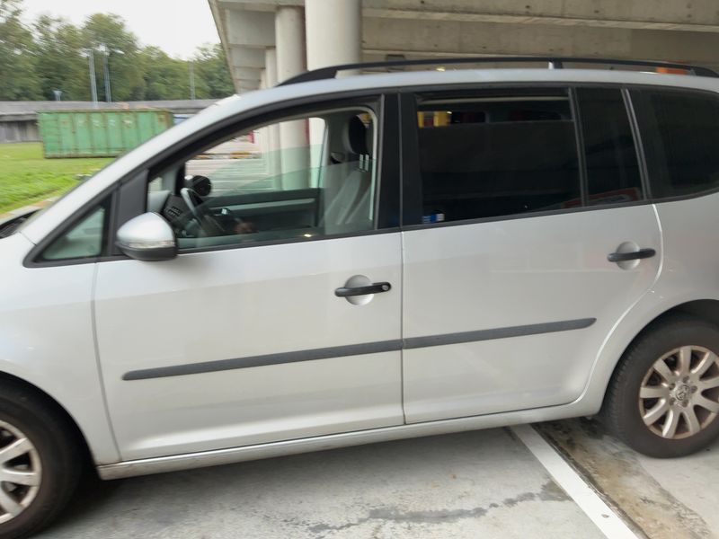 Volkswagen Touran 1.6 TDI Edition — zdjęcie 4