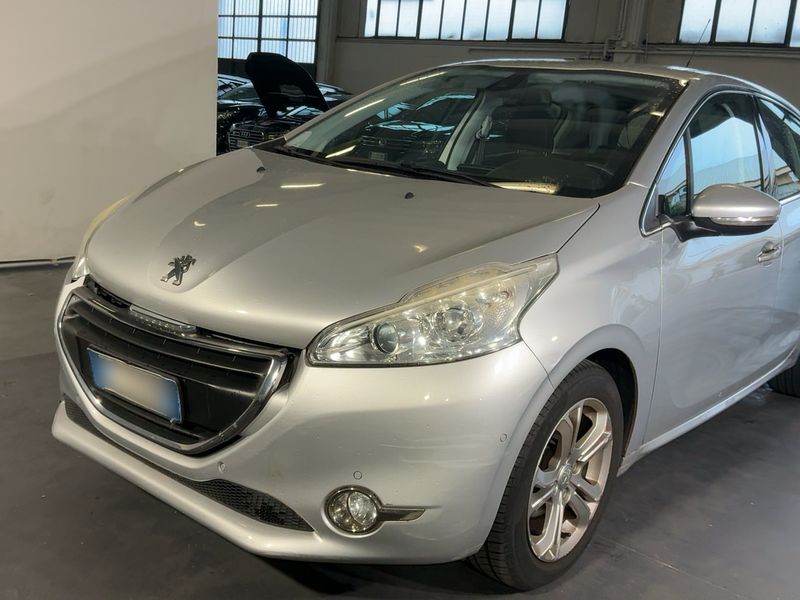 Peugeot 208 1.2 e-VTi Allure — zdjęcie 2