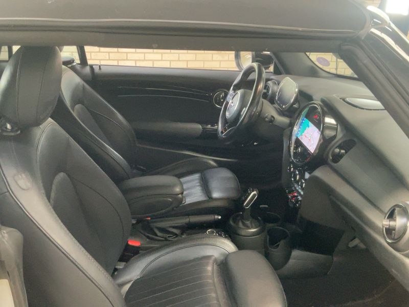 MINI Cabrio Cooper Classic Trim — zdjęcie 11