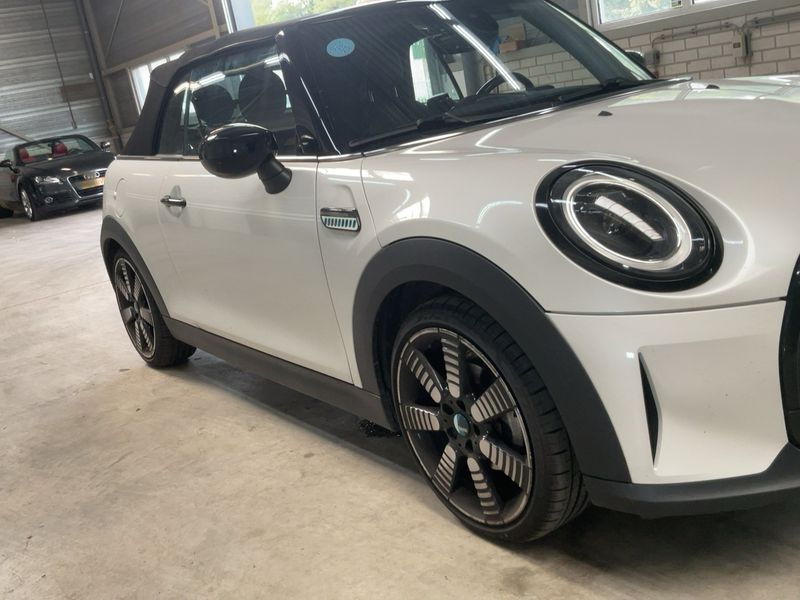 MINI Cabrio Cooper Classic Trim — zdjęcie 8