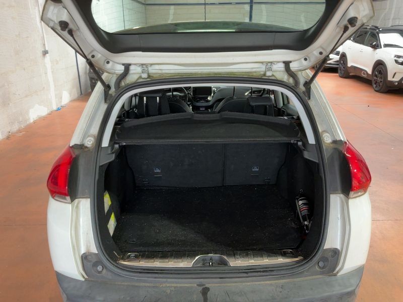 Peugeot 2008 1.2 PureTech Allure — zdjęcie 10