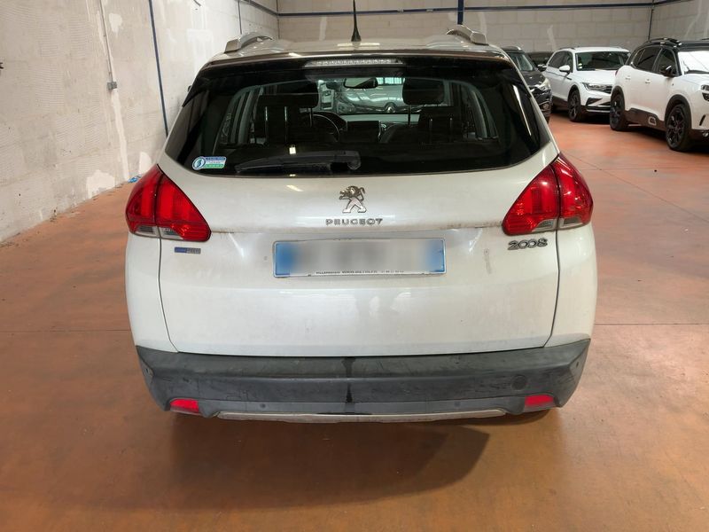 Peugeot 2008 1.2 PureTech Allure — zdjęcie 5