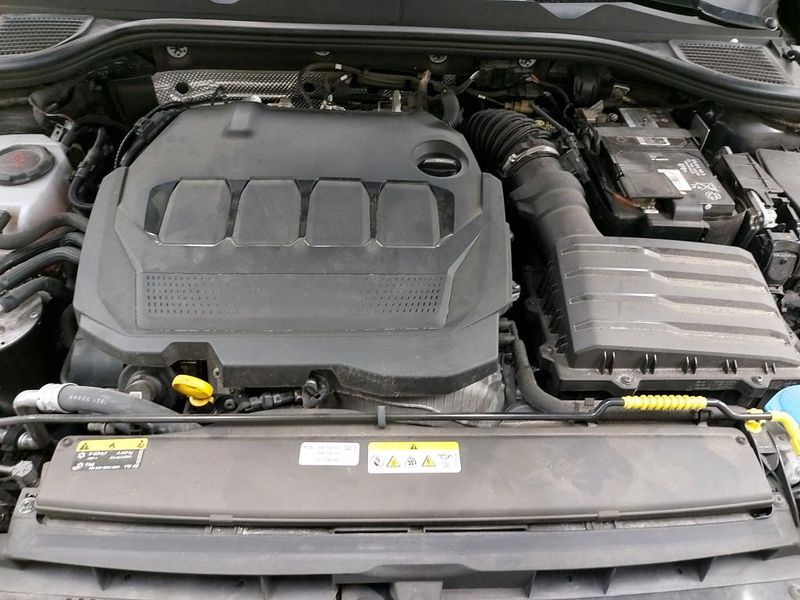 Volkswagen Golf VIII 2.0 TDI Life — zdjęcie 3